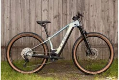 Bicicleta Cube Reaction Hybrid SL 625 2022 -Tienda De Bicispasaje bicicleta cube reaction hybrid sl 625 2022 6