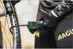 Bomba A Batería Bosch EasyPump -Tienda De Bicispasaje bomba a bateria bosch easypump 3