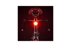 Luz Cateye Wearable X Recargable -Tienda De Bicispasaje luz cateye wearable x recargable 2