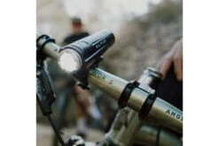 Luz Eltin 850 Lúmenes Recargable -Tienda De Bicispasaje luz eltin 850 lumenes recargable 4