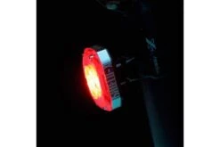 Luz Moon Shield-X Auto 10 Luz Moon Shield-X Auto -Tienda De Bicispasaje luz trasera moon shield x auto 3