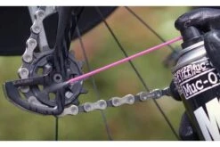 Spray Lubricante Muc-Off MO-94 -Tienda De Bicispasaje spray lubricante muc off mo 94 2