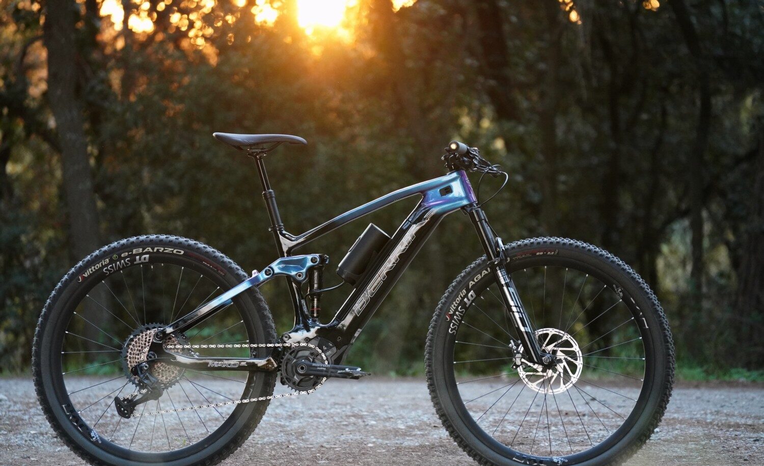 Tienda De Bicispasaje -Tienda De Bicispasaje berria mako hybrid 01 e1757927966484